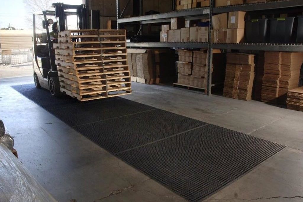 lift-truck-mats-application-shot