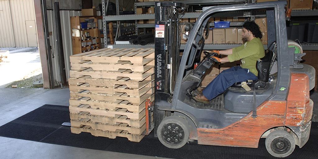 wh-lift-truck-3.jpg2