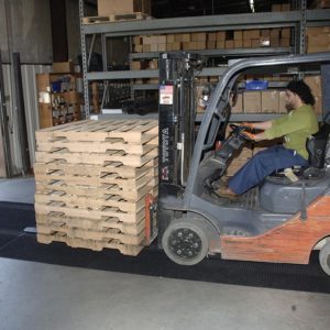 wh-lift-truck-3.jpg2